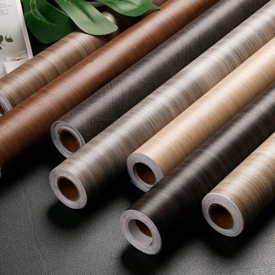 شراء 60 سم * 5 م حجم اللفاف اللاصق الذاتي خشب الحبوب ورق الجدران السطح المنحوت لخزانات المطبخ online manufacture